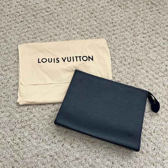Louis Vuitton Epi Toiletry Pouch 26 in Indigo - Picture 7 of 8